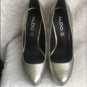 ALDO Brand New Silver Leather Pumps